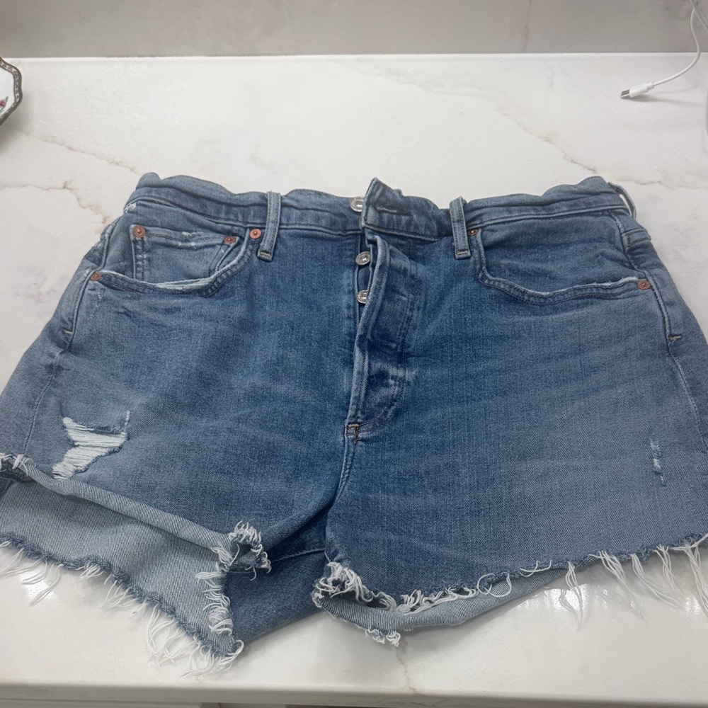 Citizens of Humanity
Size 29
Marlow Vintage cutoffs
Like new, worn once